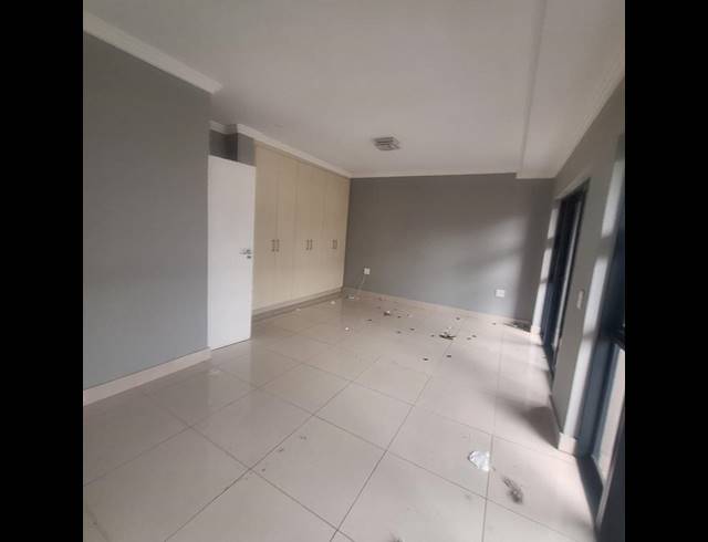 3 BEDROOM APARTMENT FOR SALE IN UMHLANGA RIDGE